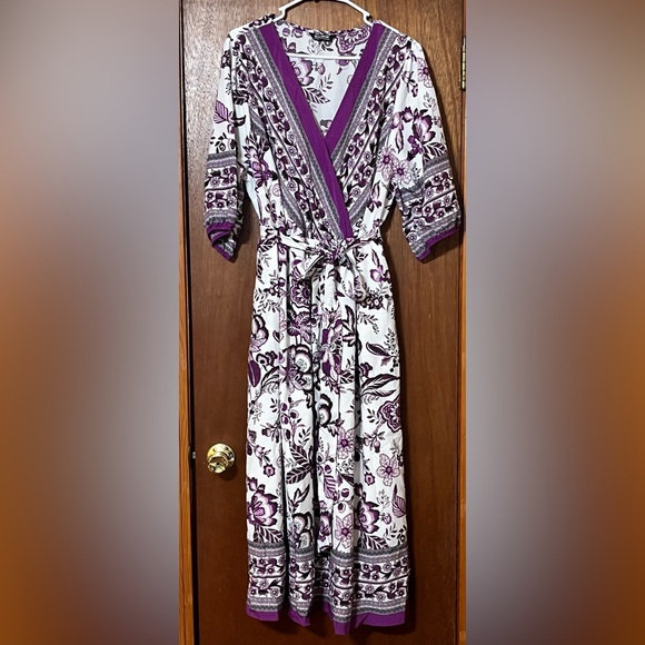 BloomChic Dresses & Skirts - 18-20 NWOT Bloomchic Dress in purple bandana pattern